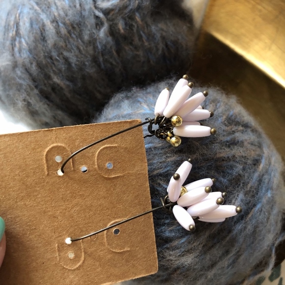 Plunder White Bead Cluster Drop Earrings - Picture 3 of 4